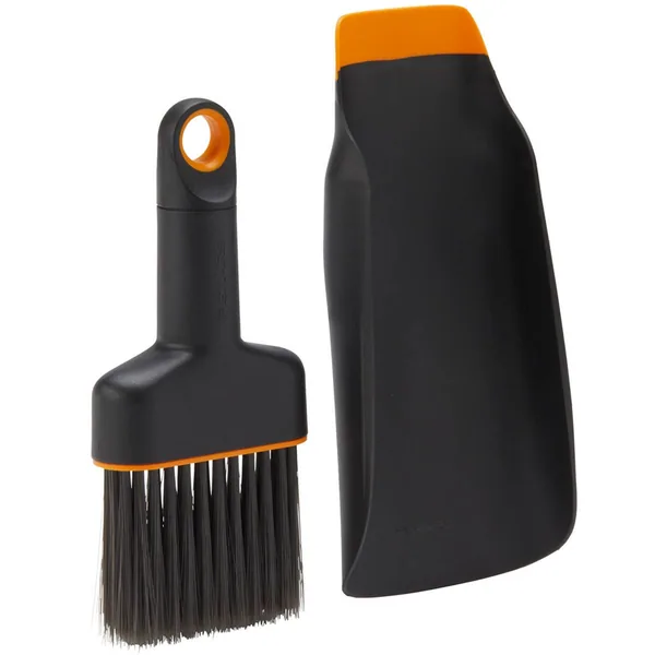 Fiskars 2-in-1 Double Sided Scoop & Brush
