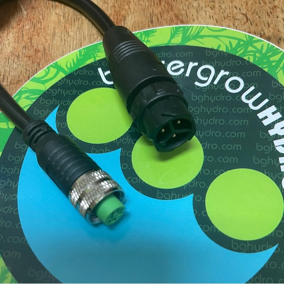 Fluence DC Flex Dimming, 5' ( 1524mm ), Terminator Cable, M12 Threaded Connectors - Image 2