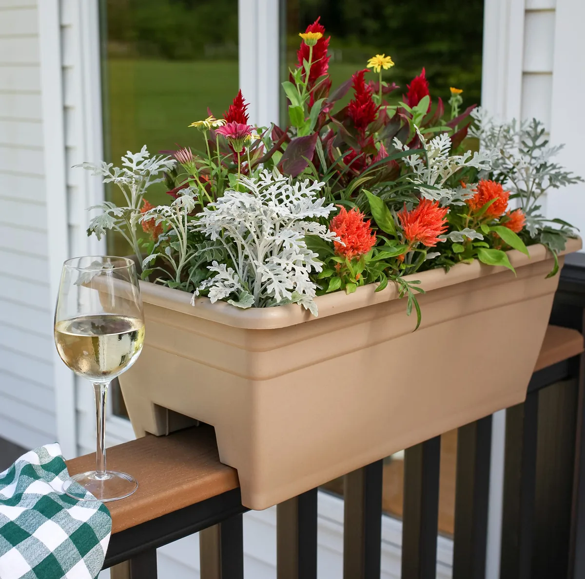 HC 24" Deck Rail Box Planter White Akro Mils - Image 2
