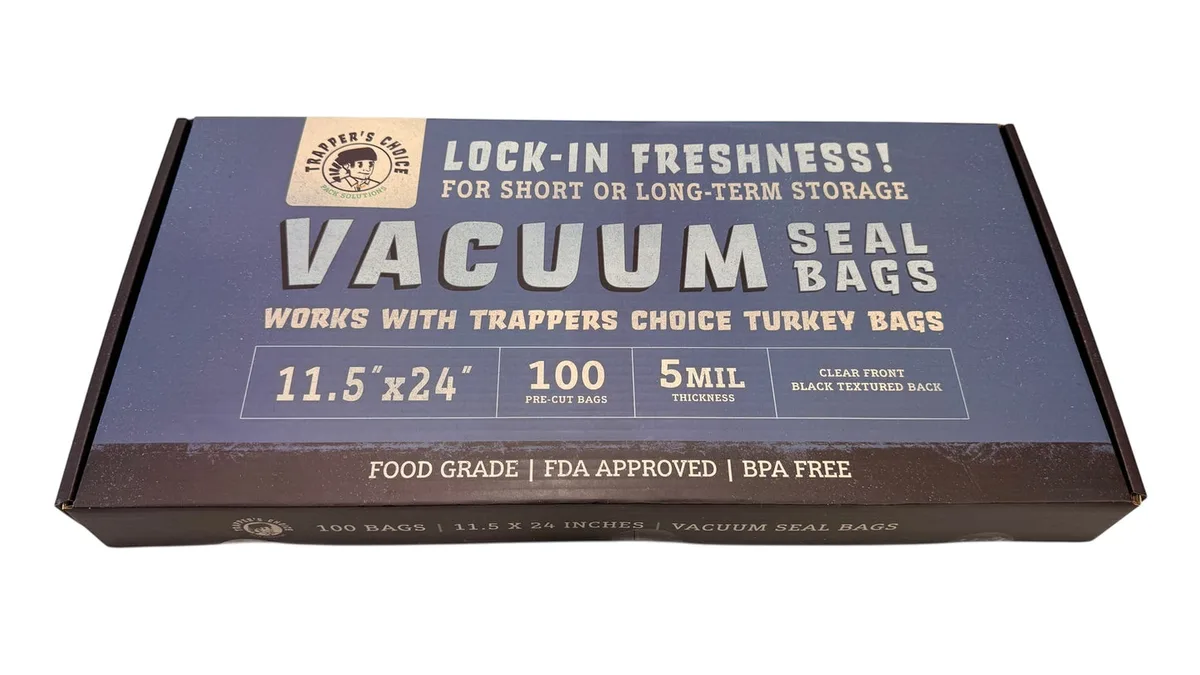Trapper's Choice 11.5" x 24" Black/Clear Vacuum Seal Bags (5Mil) Pack of 100 - Image 2